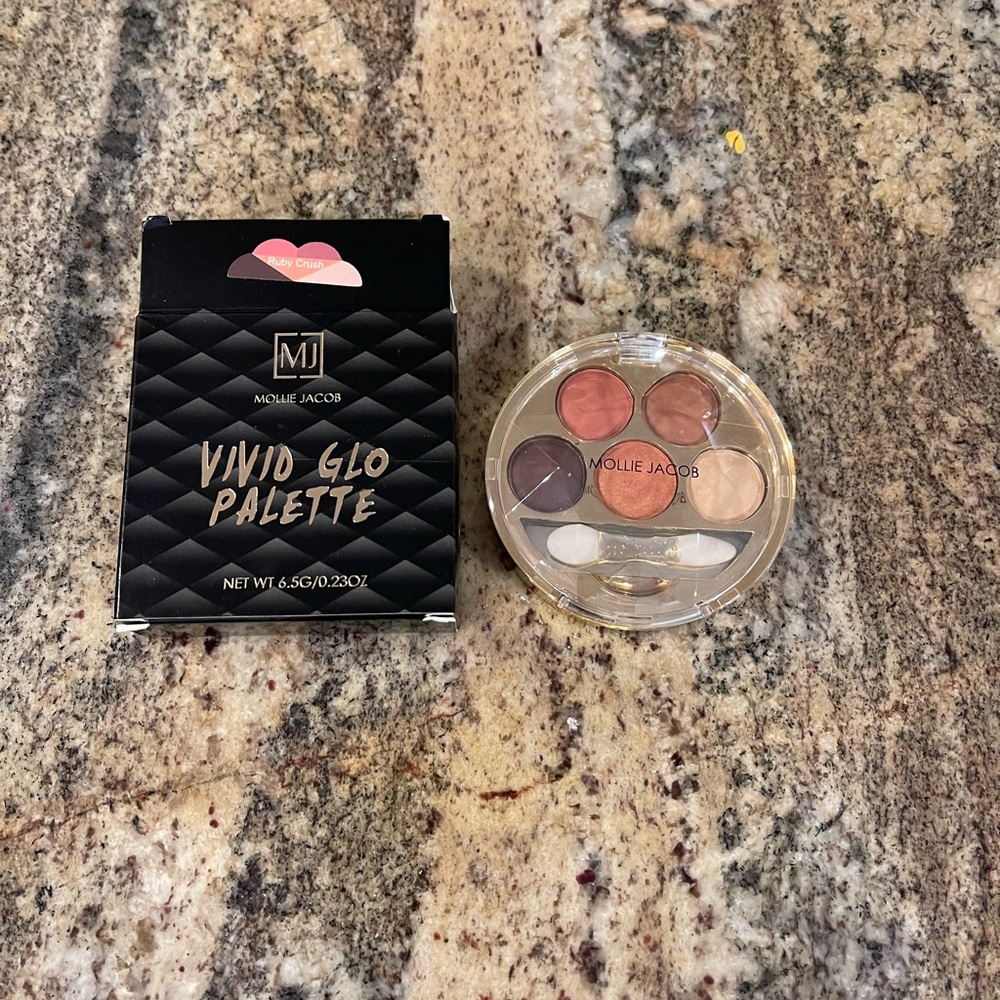 Mollie Jacobs~ Vivid Glo Palette